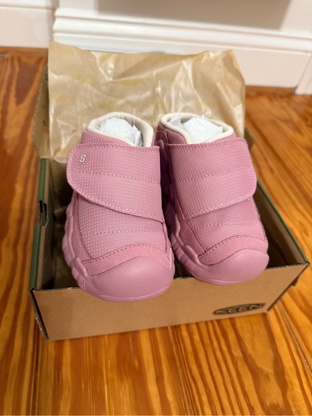 Keen Size 10 pink Hypowser Wrap Lila / Giggle Pink Shoes Athletic Slip on NWT